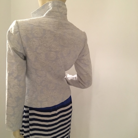 Floral embroidered blazer with crystal button - Picture 4 of 8